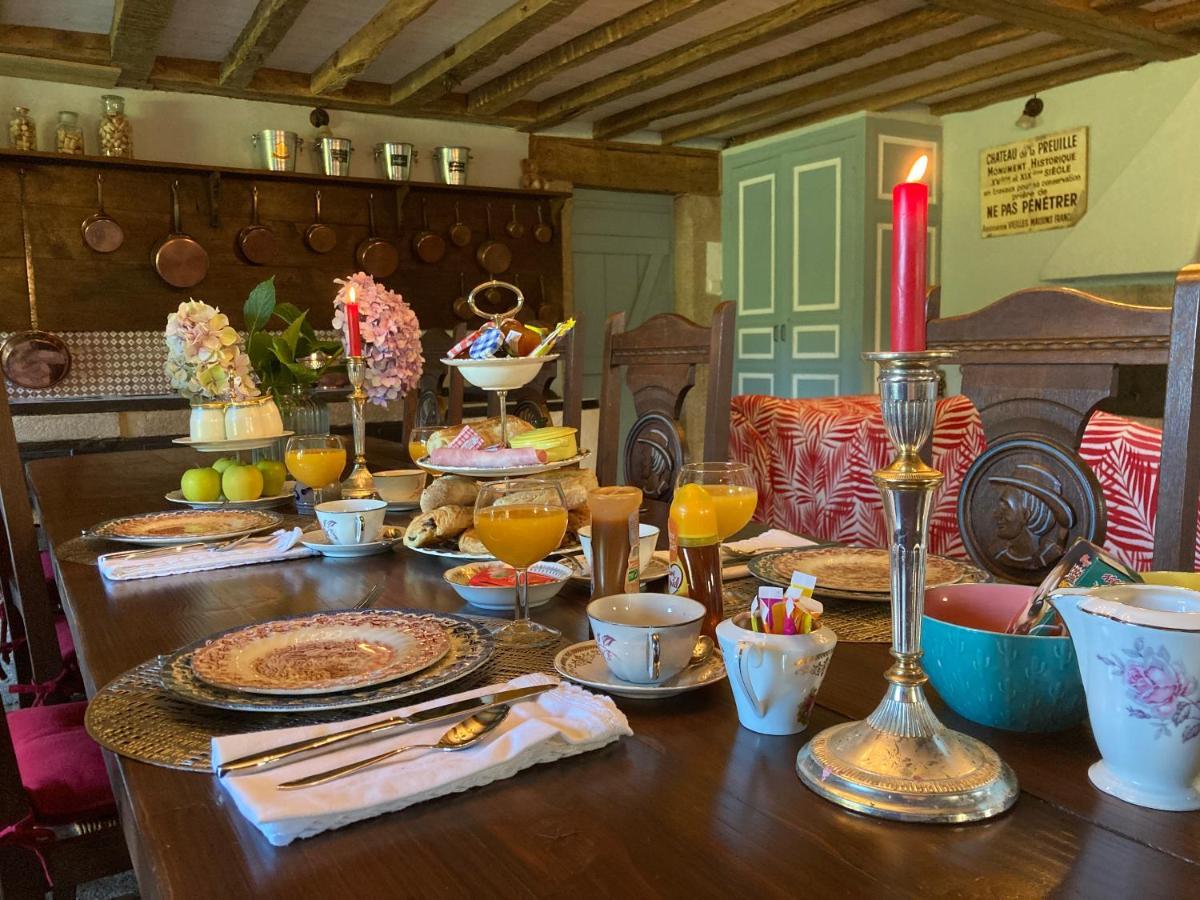 Chateau De La Preuille Bed & Breakfast มงเตกู ภายนอก รูปภาพ